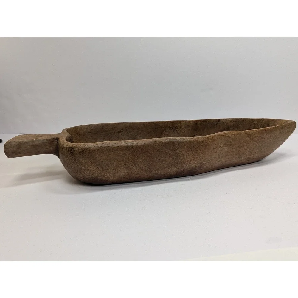 Pepper shaped wooden bowl‎